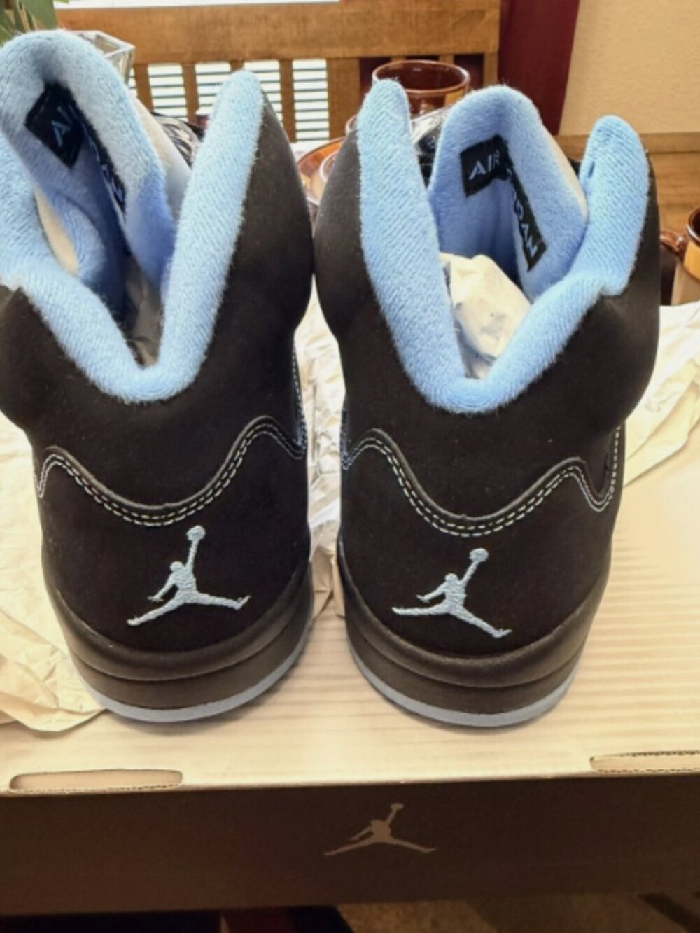 Nike Air Jordan Retro 5 BLACK UNIVERSITY BLUE CAROLINA UNC 2026 NEW - Picture 2 of 5